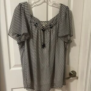 Women's Black and White Patterned Top by Dress Barn. Size 2X.